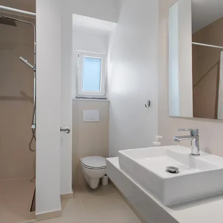 Peace House * Lourinhã