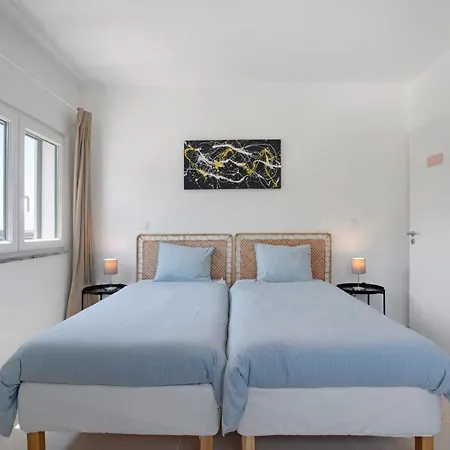 فيلة Peace House لورينها