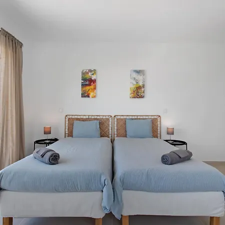 فيلة Peace House لورينها